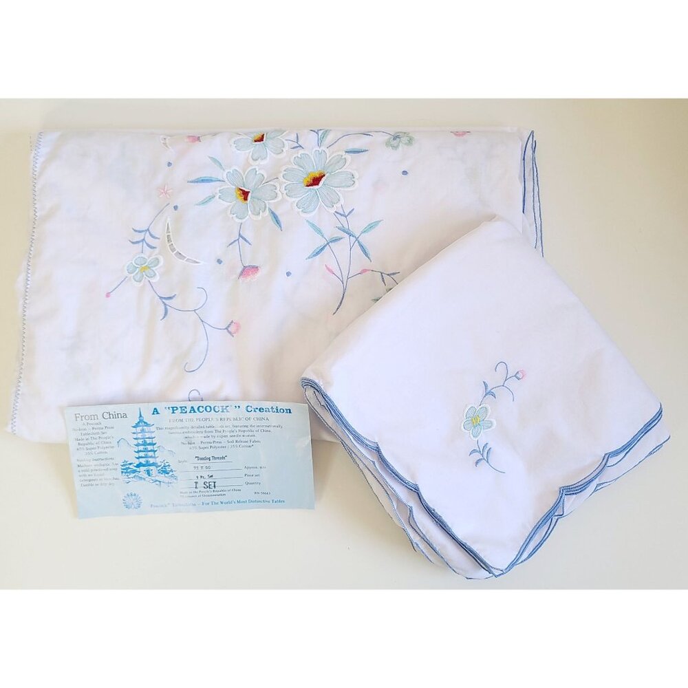 Vintage Linen Tablecloth Peacock Set With Embroidered Daisies Perma Press *READ*